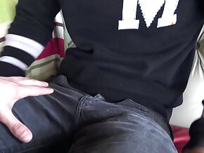 Beast Latin Delivery Guy Makes Extra Money For Good Service